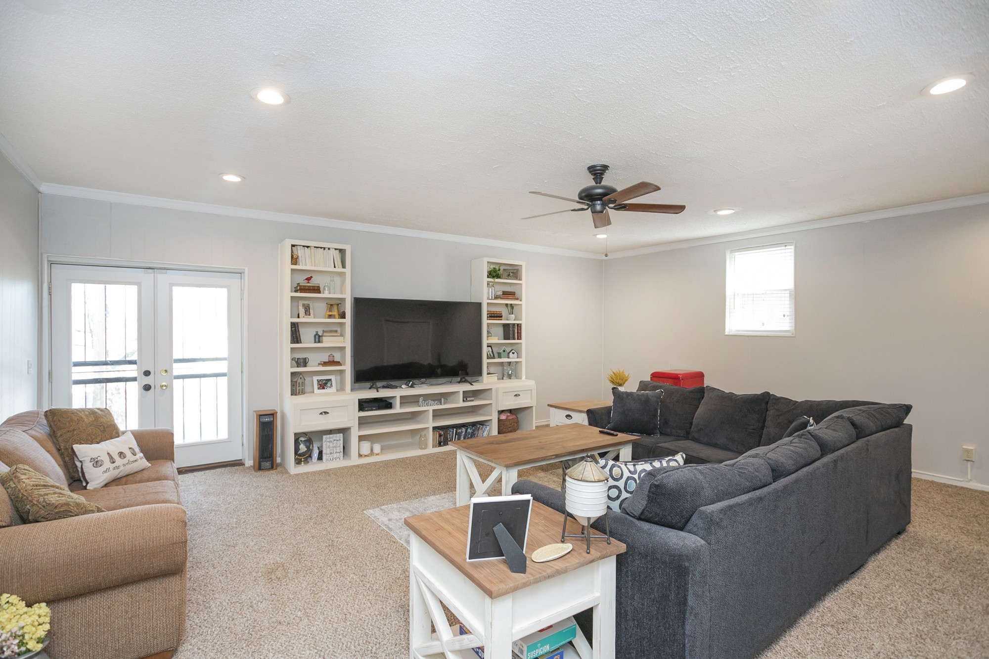 1124 Jacksons View Road Hermitage, TN 37076 - Photo 20 of 22 a living room with furniture and a flat screen tv