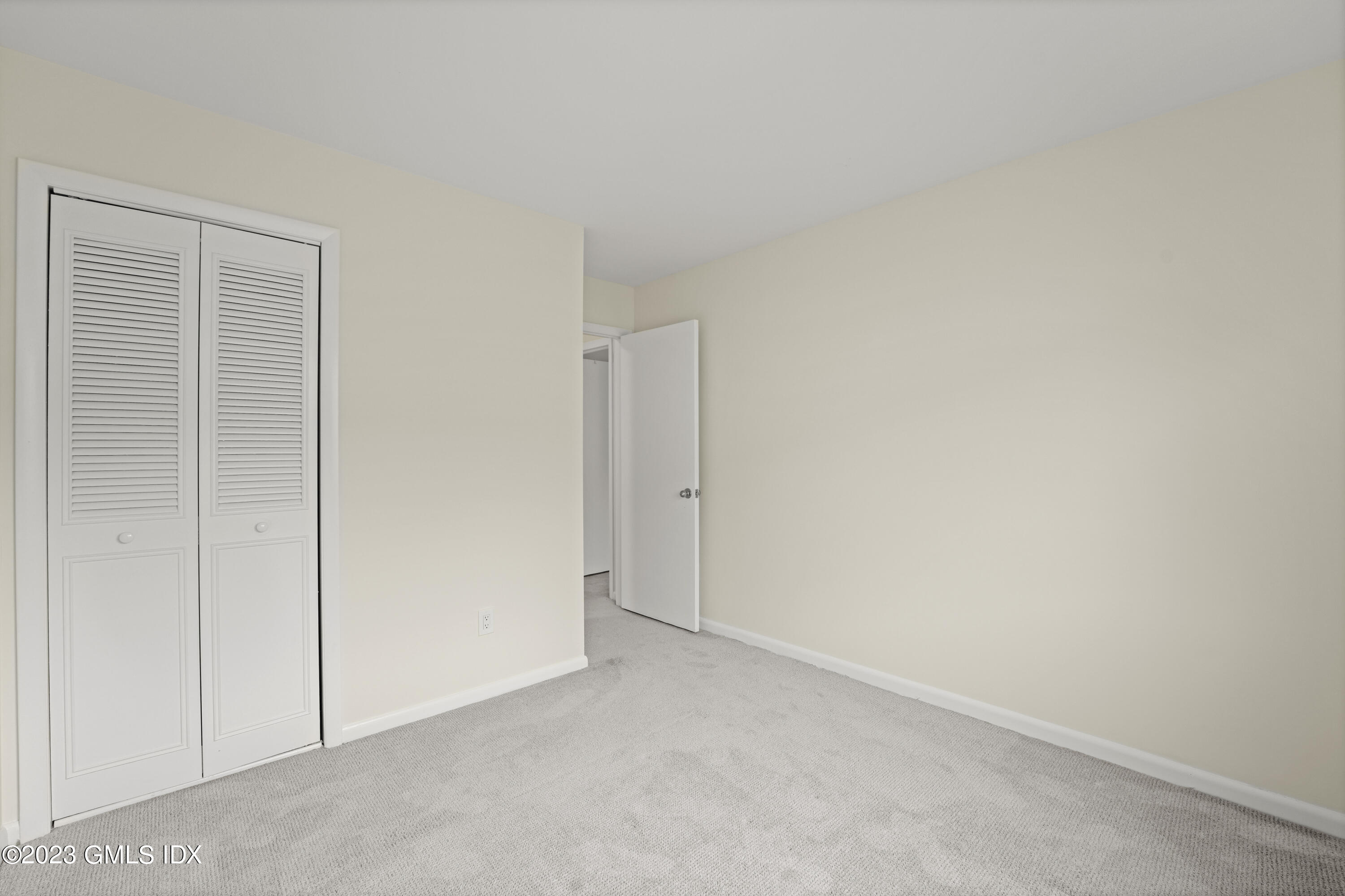 76 Silo Circle, Unit 76 Riverside, CT 06878 - Photo 24 of 40 a view of an empty room