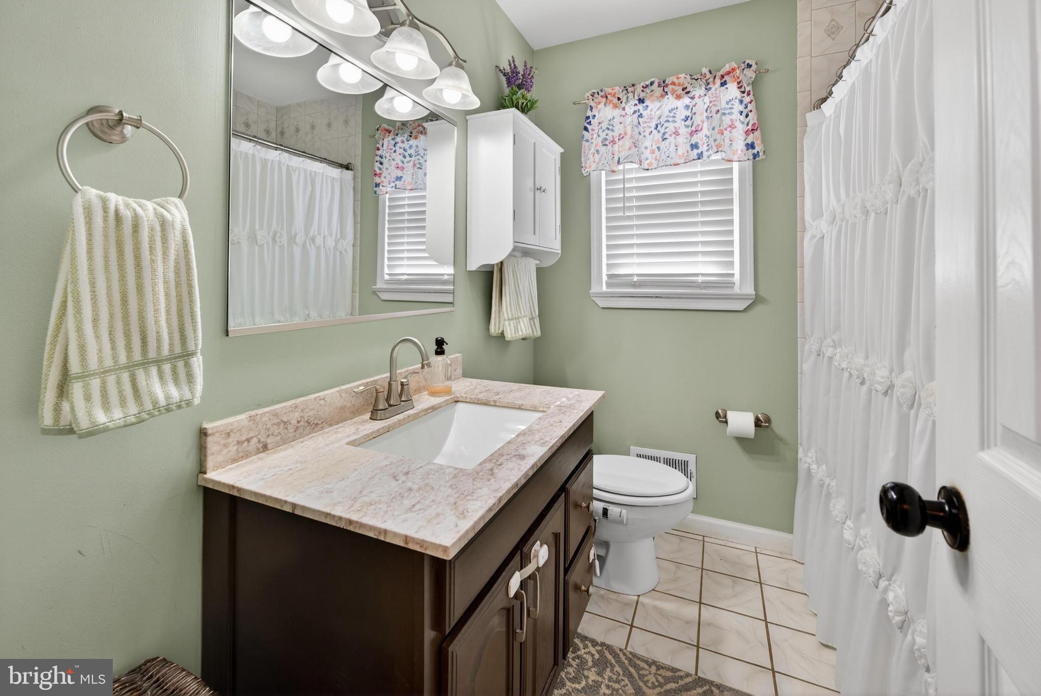 83 Unwin Drive Hamilton, NJ 08610 - Photo 9 of 20