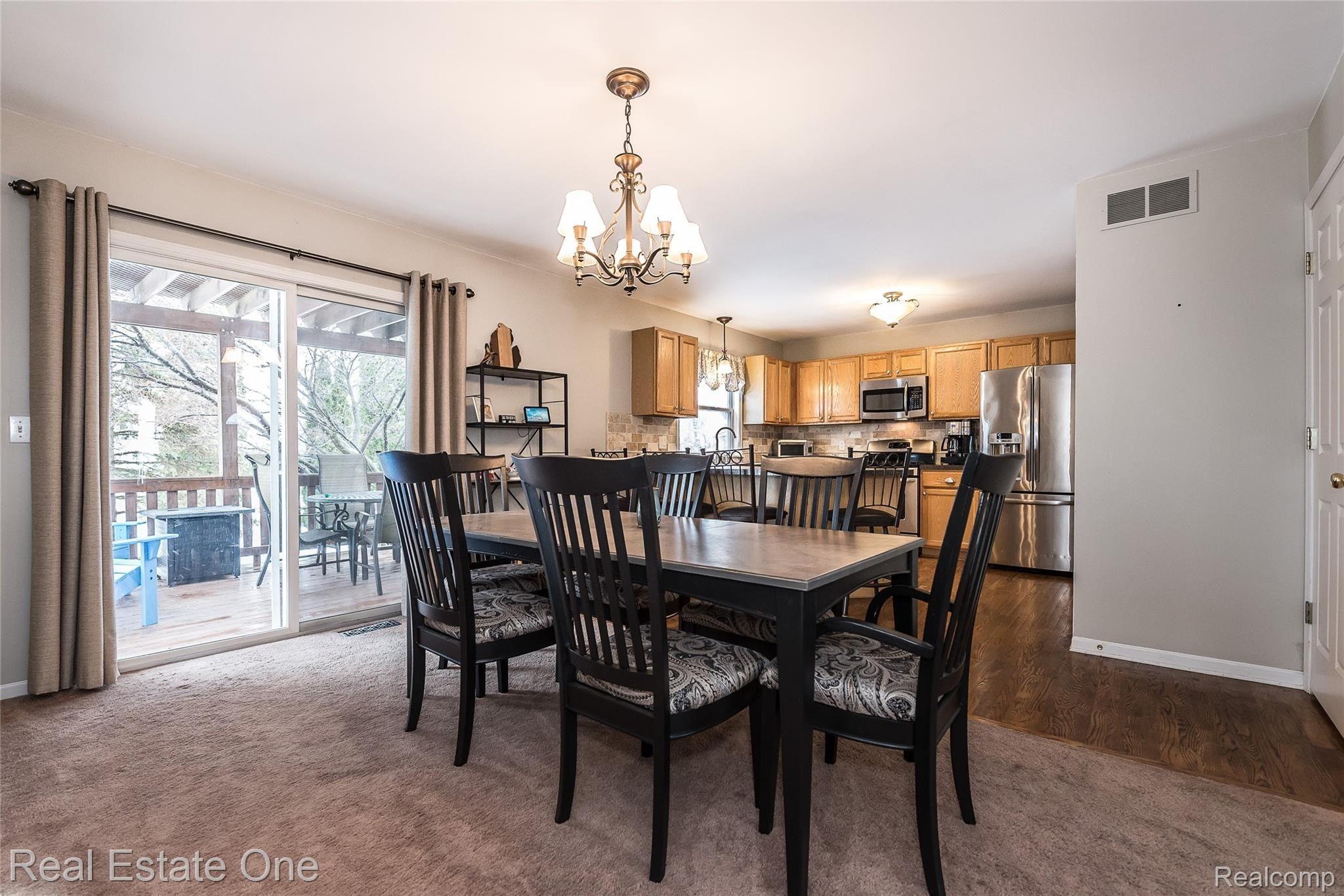 2358 Summit Cedar Howell, MI 48855 - Photo 17 of 55 DSC_4553.jpg