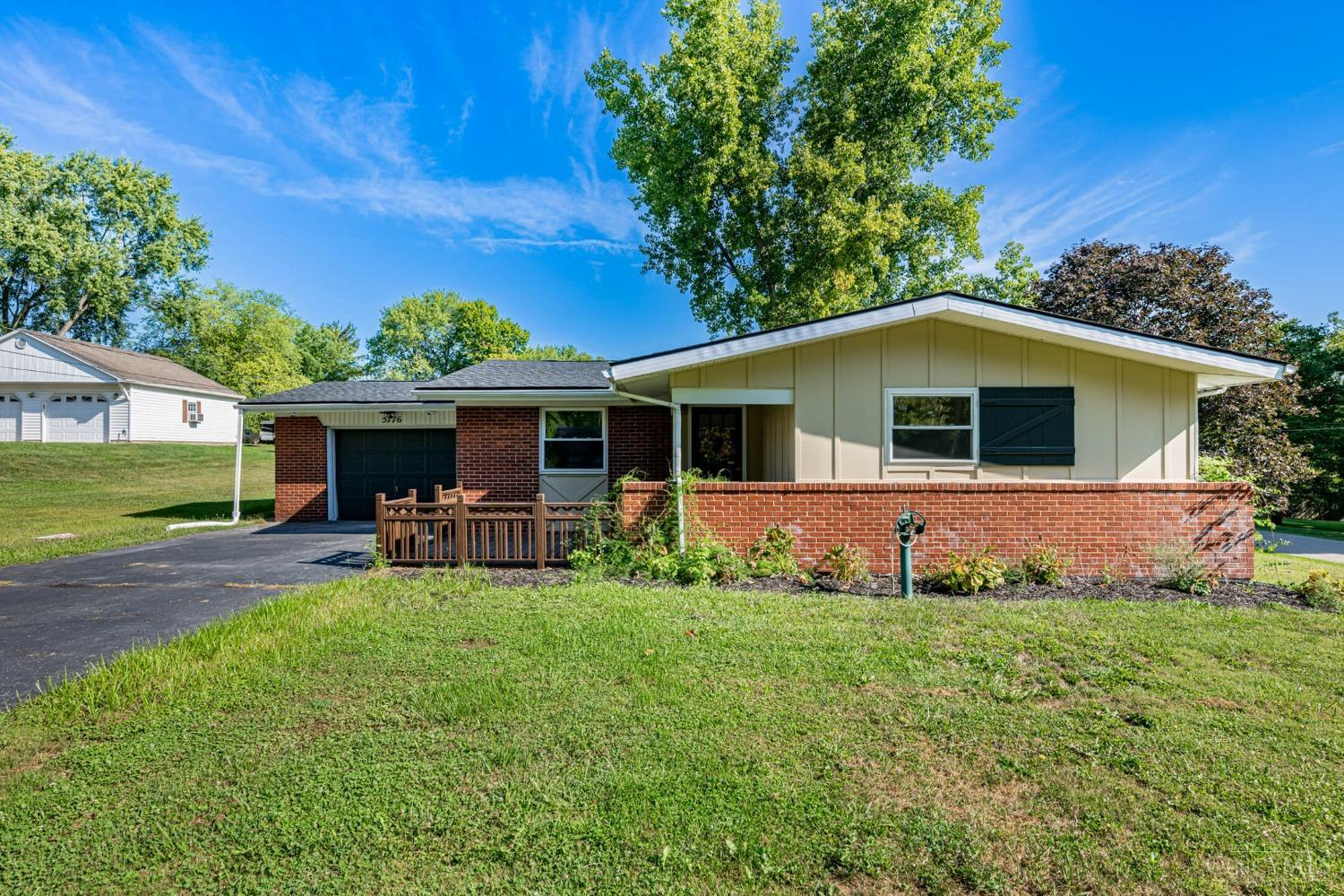 5776 Decker Road Franklin, OH 45005 - Photo 1 of 32