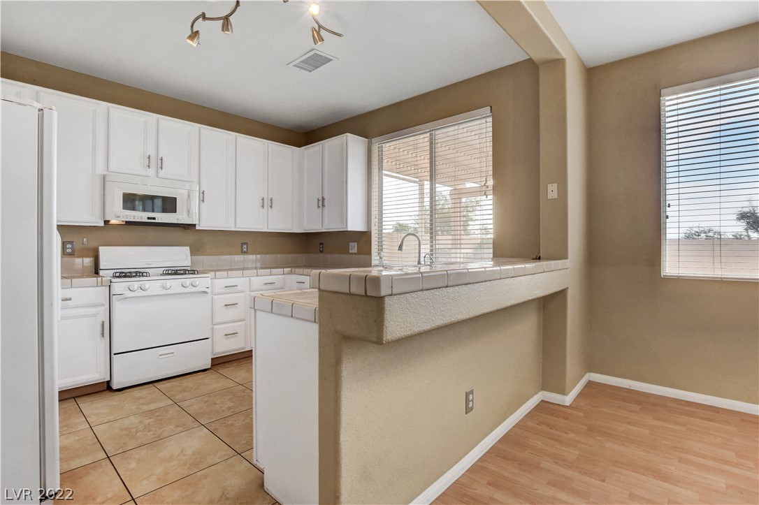 1618 Navajo Point Place Henderson, NV 89074 - Photo 14 of 50