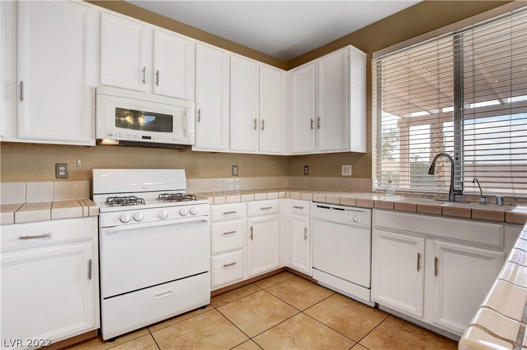 1618 Navajo Point Place Henderson, NV 89074 - Photo 15 of 50