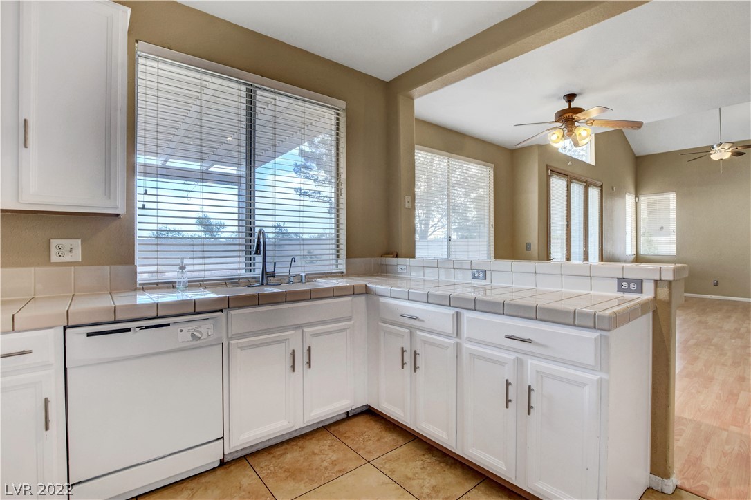 1618 Navajo Point Place Henderson, NV 89074 - Photo 16 of 50