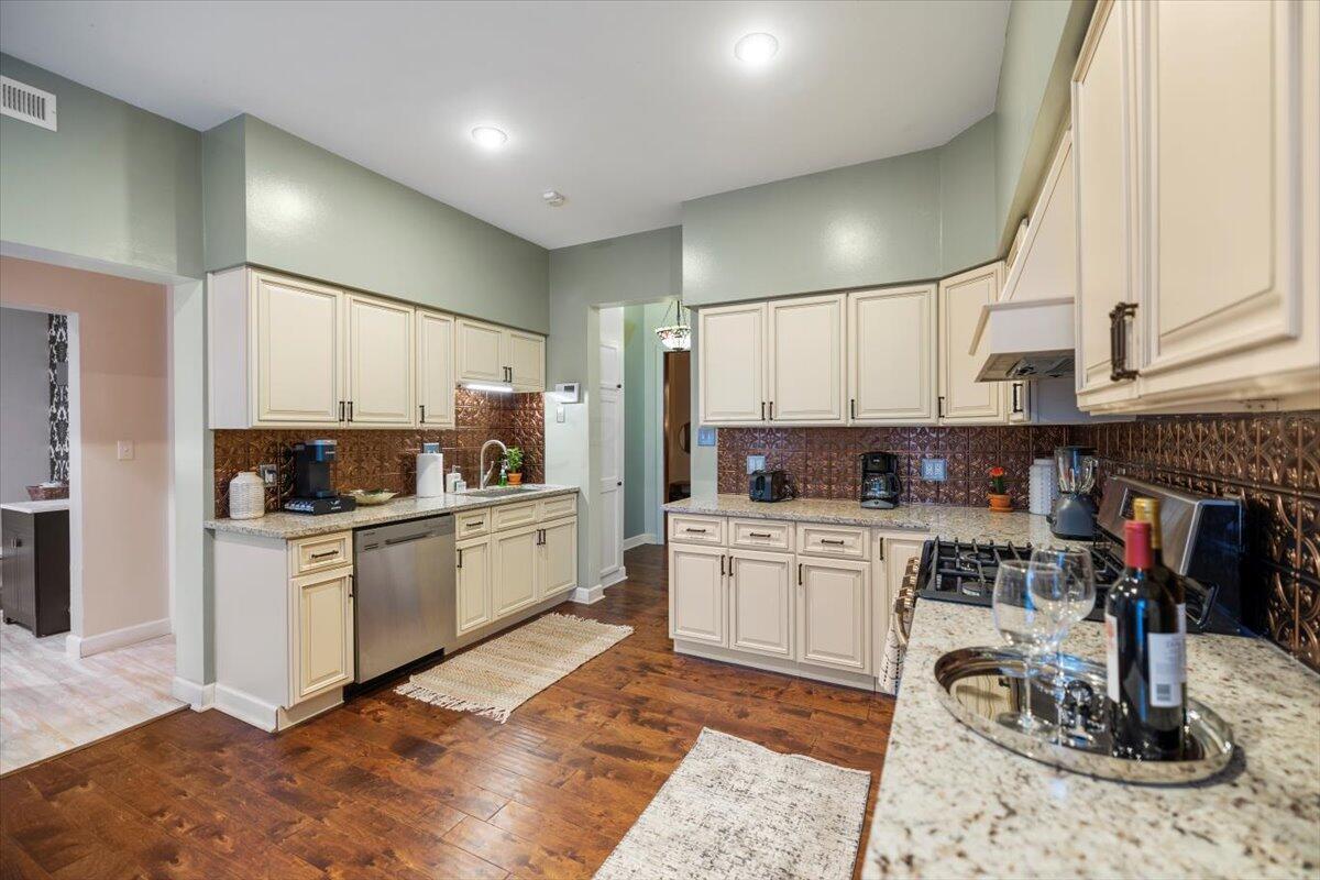1062 Bryden Road Columbus, OH 43205 - Photo 29 of 68 20-Kitchen-1062 Bryden Rd -41