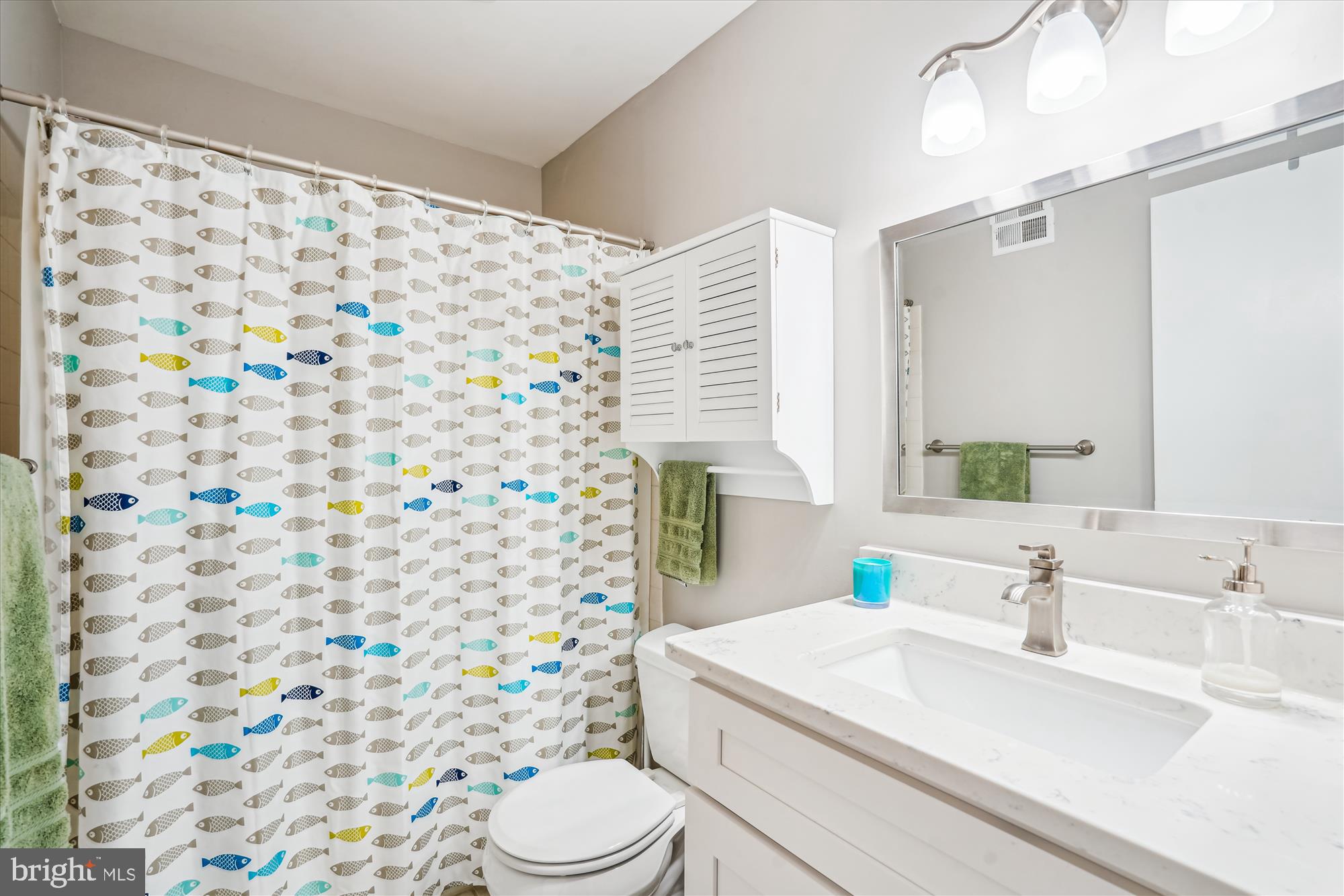1797 Ivy Oak Square, Unit 67 Reston, VA 20190 - Photo 25 of 39 Hall full bathroom