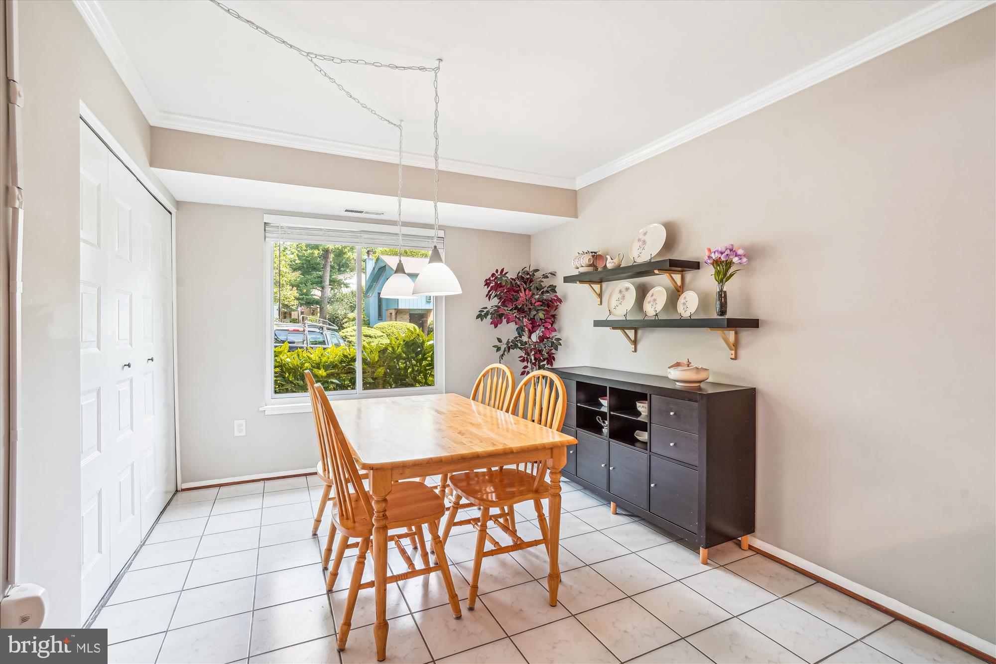 1797 Ivy Oak Square, Unit 67 Reston, VA 20190 - Photo 5 of 39 Eat-in kitchen and laundry closet