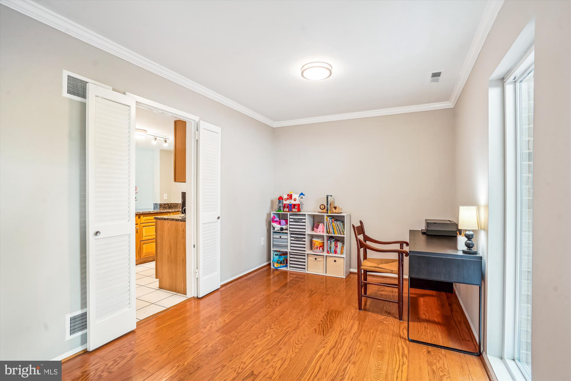 1797 Ivy Oak Square, Unit 67 Reston, VA 20190 - Photo 10 of 39 Flexible space off kitchen