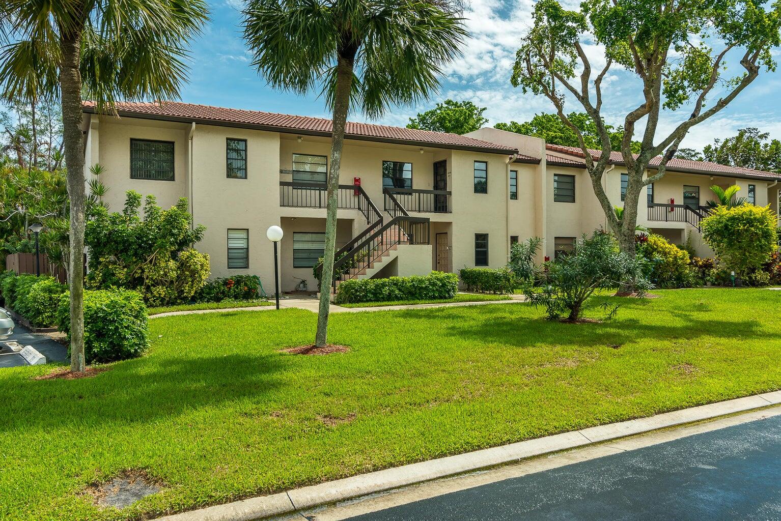 21614 Juego Circle, Unit 25H Boca Raton, FL 33433 - Photo 1 of 3 BUILDING ==