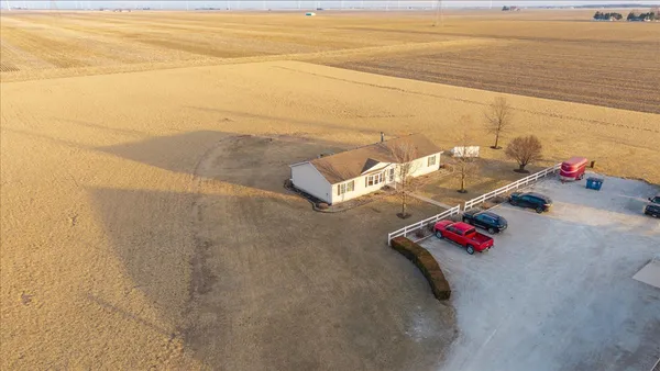 $850,000 | 26151 East 2500 North Road, Lexington, IL 61753