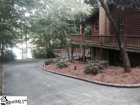 698 Lands End Seneca, SC 29678 - Photo 4 of 26 Gallery Image 4