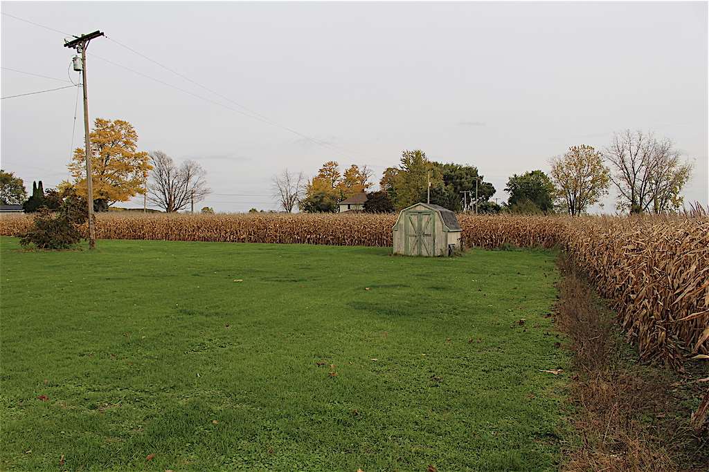 4958 East Pleasant Valley Road Shepherd, MI 48883 - Photo 21 of 22 1824903-20.JPG