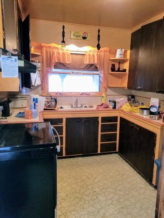 443 Beebe Road Central Point, OR 97502 - Photo 7 of 10 Kitchen (appliances negotiable)