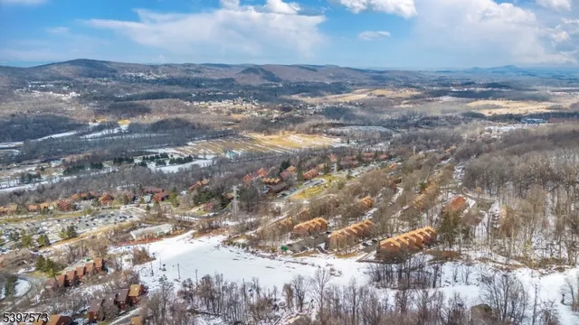 a view of a yard of a yard