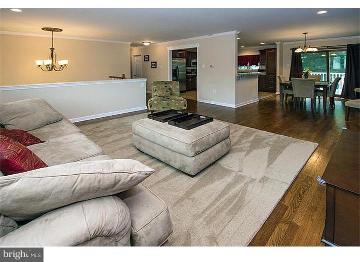 524 Byron Road Warminster, PA 18974 - Photo 6 of 25 Great Room