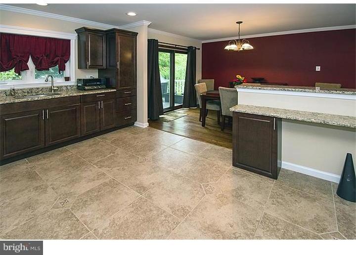 524 Byron Road Warminster, PA 18974 - Photo 9 of 25 Kitchen