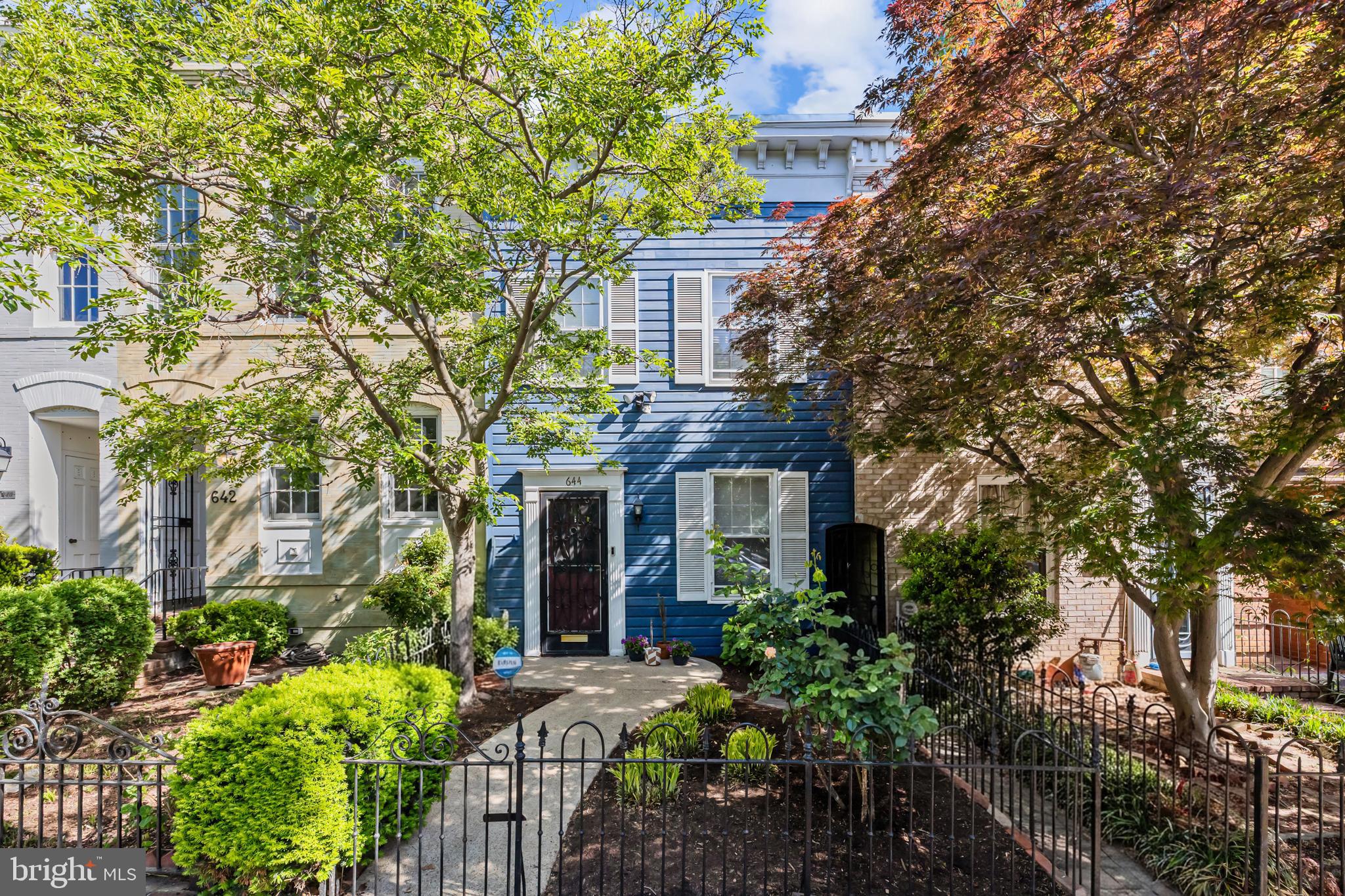 644 E Street Southeast Washington, DC 20003 - Photo 1 of 36
