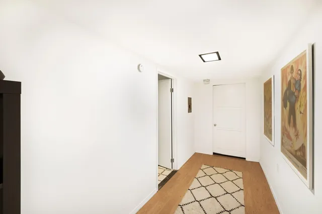 $2,300,000 | 2133 Mayview Drive, Los Angeles, CA 90027