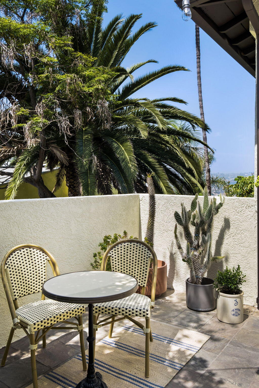 2133 Mayview Drive Los Angeles, CA 90027 - Photo 3 of 27 4EA29B99-B1C8-4FC0-86C5-F35DFB32F278