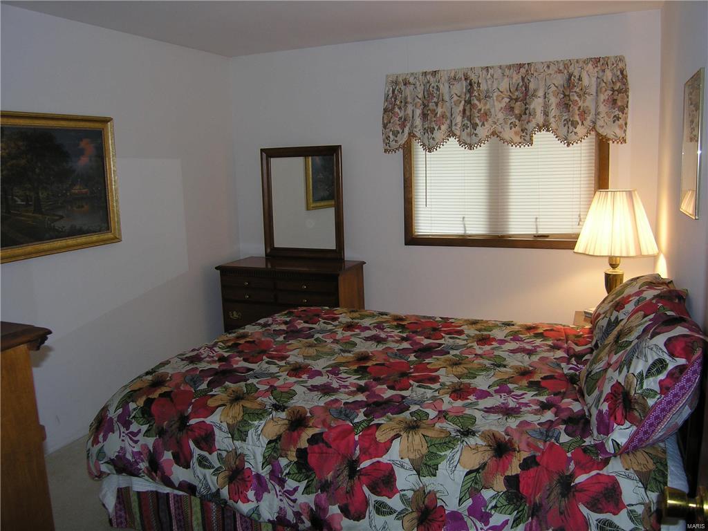 9174 Garber Road St. Louis, MO 63126 - Photo 4 of 21 Gallery Image 4