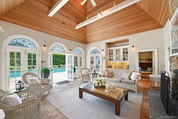 $30,000,000 | 2525 Purchase Street, Purchase, NY 10577