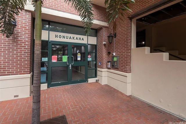 $2,200 | 545 Queen Street, Unit 622, Honolulu, HI 96813