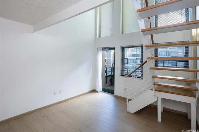 a view of an entryway with seating area