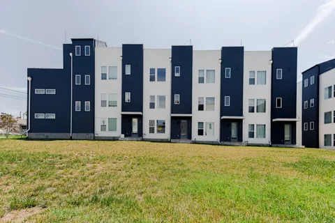 a large building with many windows