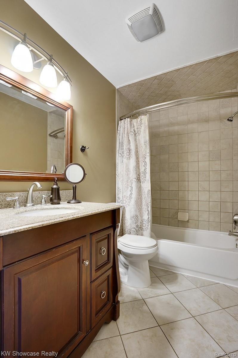 1714 South Hickory Ridge Road Milford, MI 48380 - Photo 20 of 25 Main Full Bath
