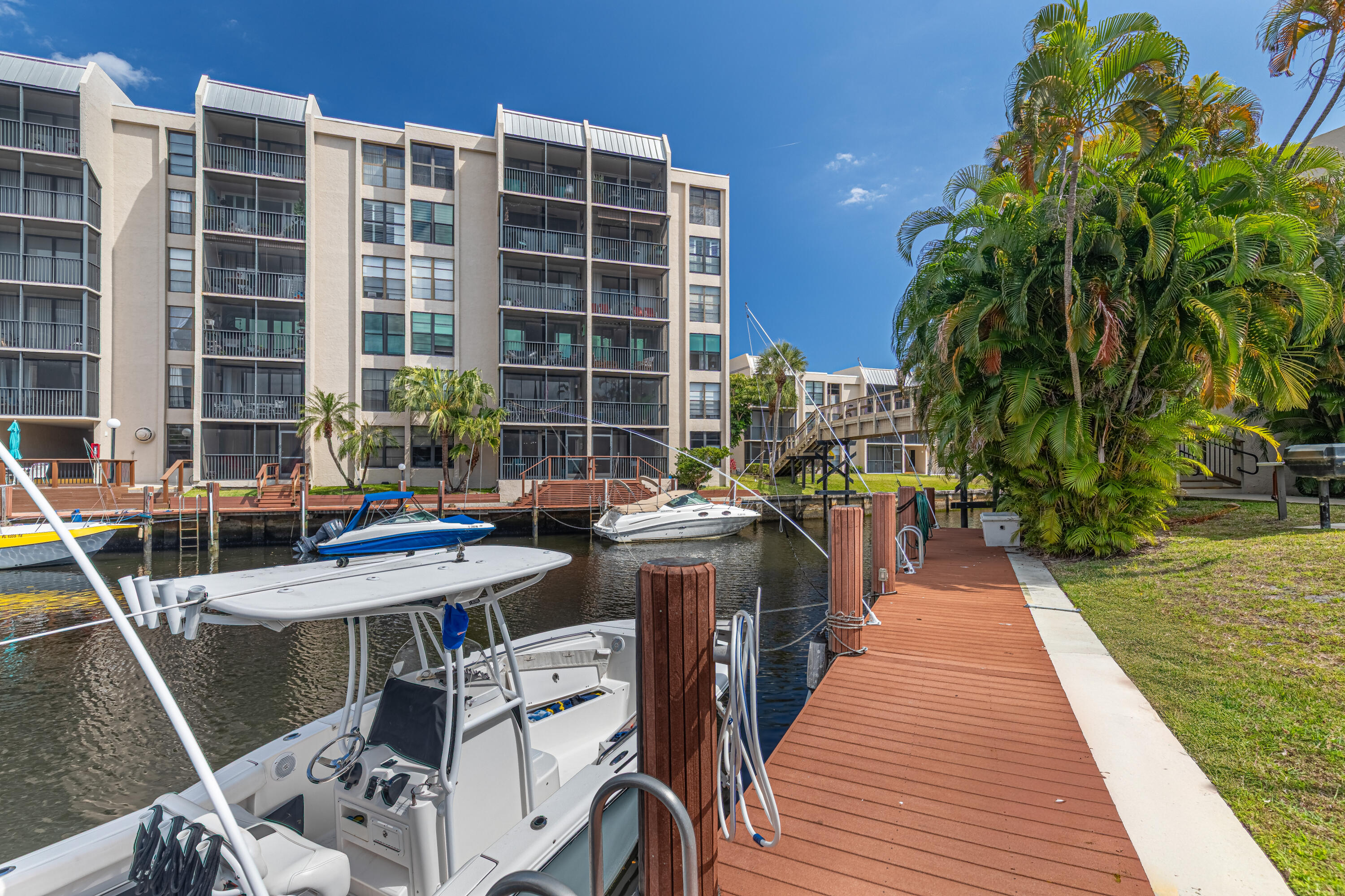6 Royal Palm Way, Unit 211 Boca Raton, FL 33432 - Photo 27 of 32 Canal-B