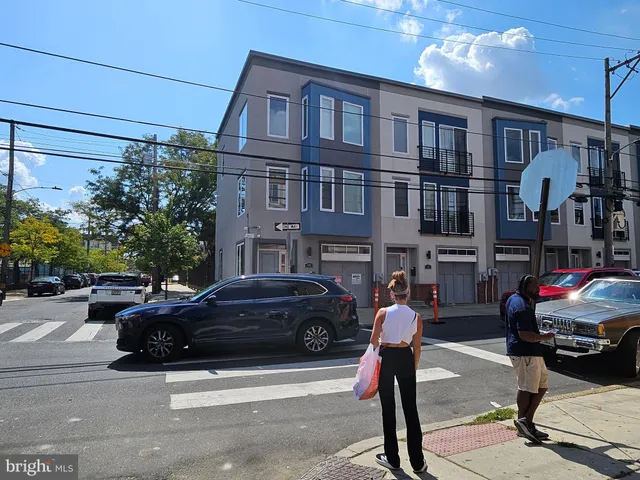 a car parked in front of a building