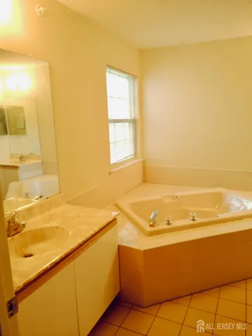 $2,800 | 81 Inverness Drive, Edison, NJ 08820