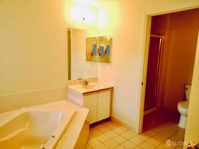 $2,800 | 81 Inverness Drive, Edison, NJ 08820