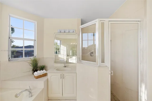 $1,195,000 | 7830 Northwest 161st Terrace, Miami Lakes, FL 33016