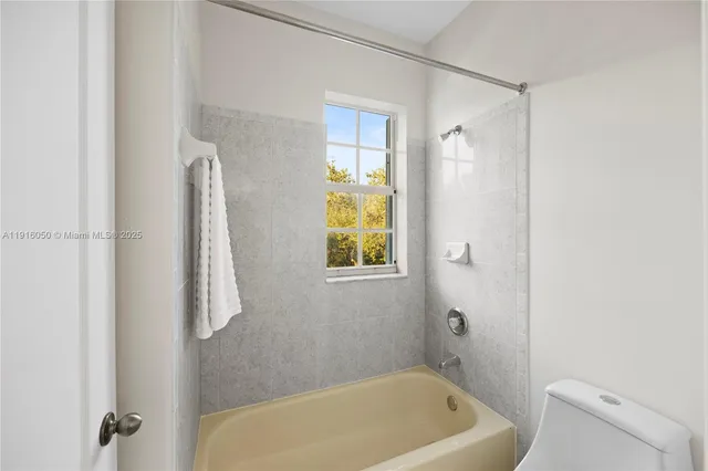 $1,195,000 | 7830 Northwest 161st Terrace, Miami Lakes, FL 33016