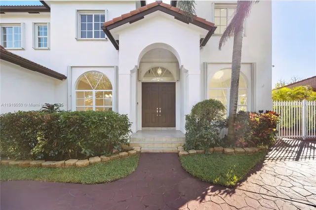 $1,195,000 | 7830 Northwest 161st Terrace, Miami Lakes, FL 33016