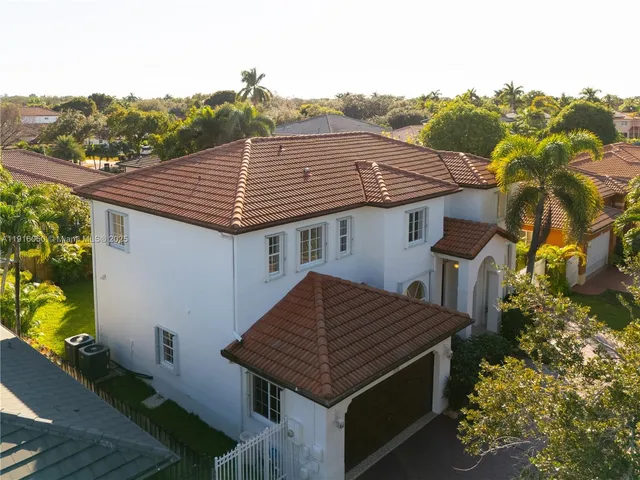 $1,195,000 | 7830 Northwest 161st Terrace, Miami Lakes, FL 33016