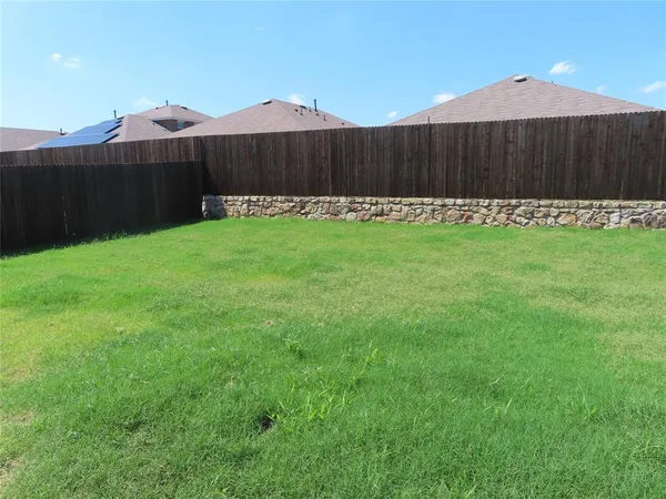 $2,395 | 3037 Zinnia Street, Royse City, TX 75189