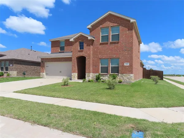 $2,395 | 3037 Zinnia Street, Royse City, TX 75189