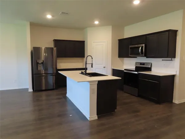 $2,395 | 3037 Zinnia Street, Royse City, TX 75189