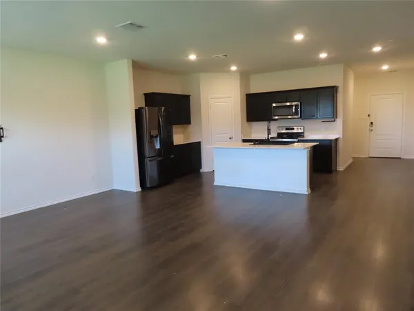 $2,395 | 3037 Zinnia Street, Royse City, TX 75189