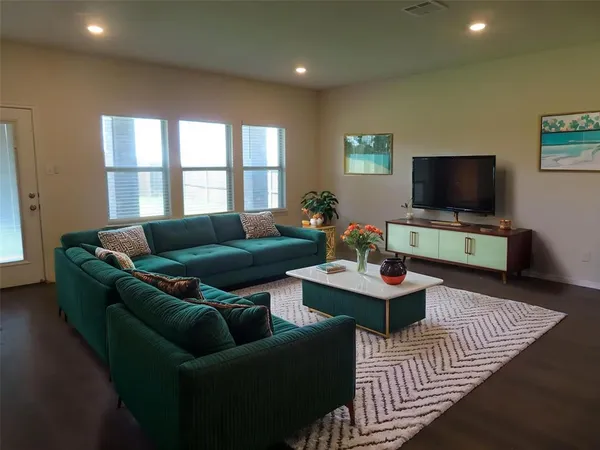 $2,395 | 3037 Zinnia Street, Royse City, TX 75189