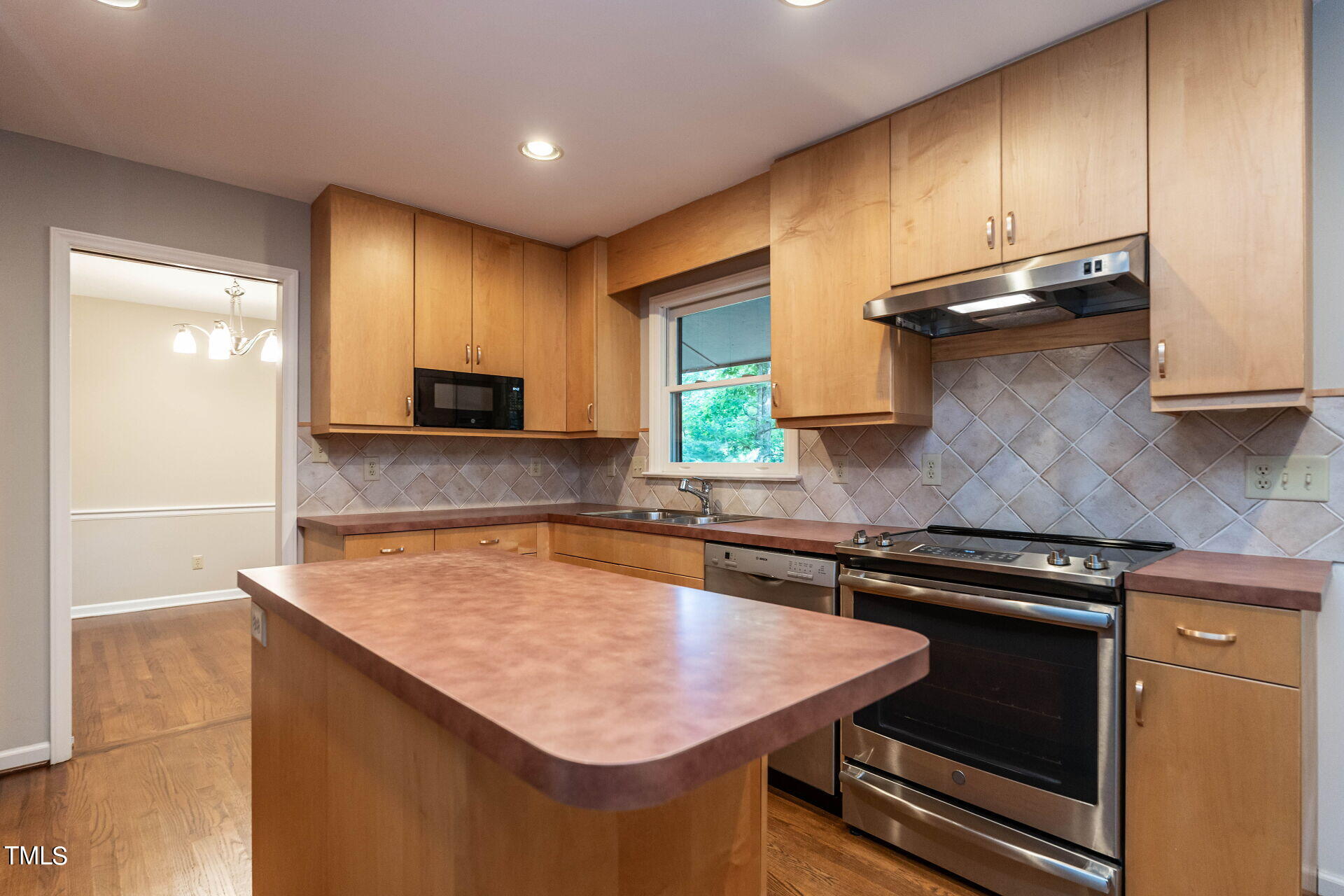 6604 Brandywine Road Raleigh, NC 27607 - Photo 23 of 46 Kitchen