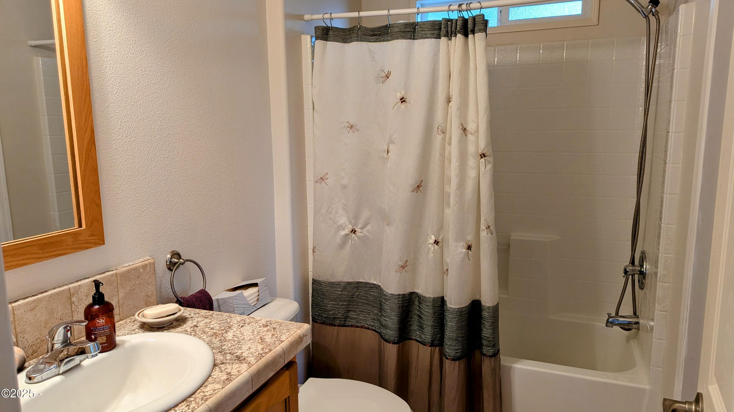 33125 White Oak Road Corvallis, OR 97333 - Photo 15 of 37 Bathroom 1