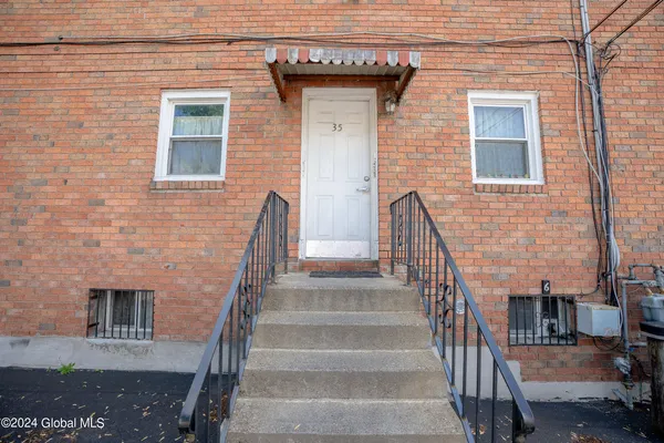 $1,500 | 35 McAlpin Street, Unit 6, Albany, NY 12209