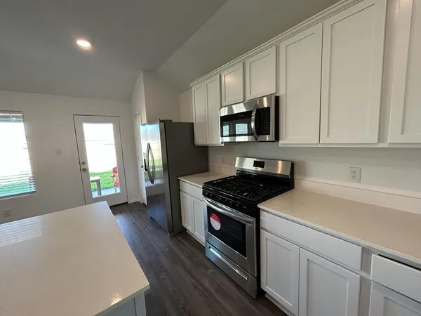 $2,400 | 7410 Hillside Arbor Drive, Katy, TX 77493