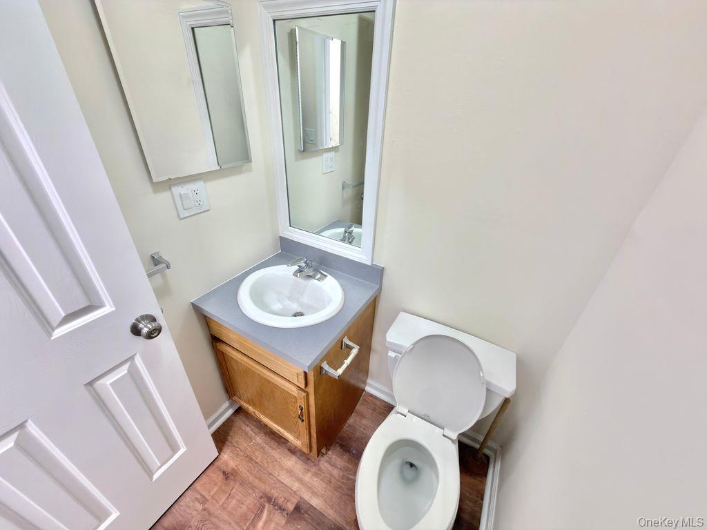 1870 Baldwin Road, Unit 4 Yorktown Heights, NY 10598 - Photo 5 of 18 Half bath of similar unit.