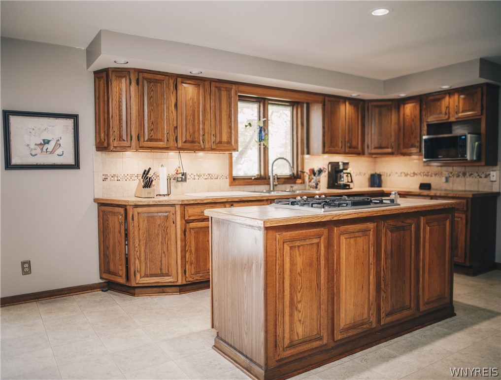 728 Four Rod Road Alden, NY 14004 - Photo 17 of 50 Kitchen w/Island