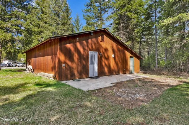 $1,025,000 | 181 Deer Meadow Lane, Blanchard, ID 83804