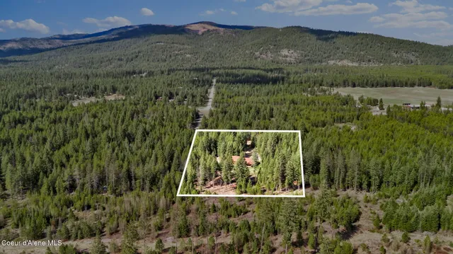 $1,025,000 | 181 Deer Meadow Lane, Blanchard, ID 83804
